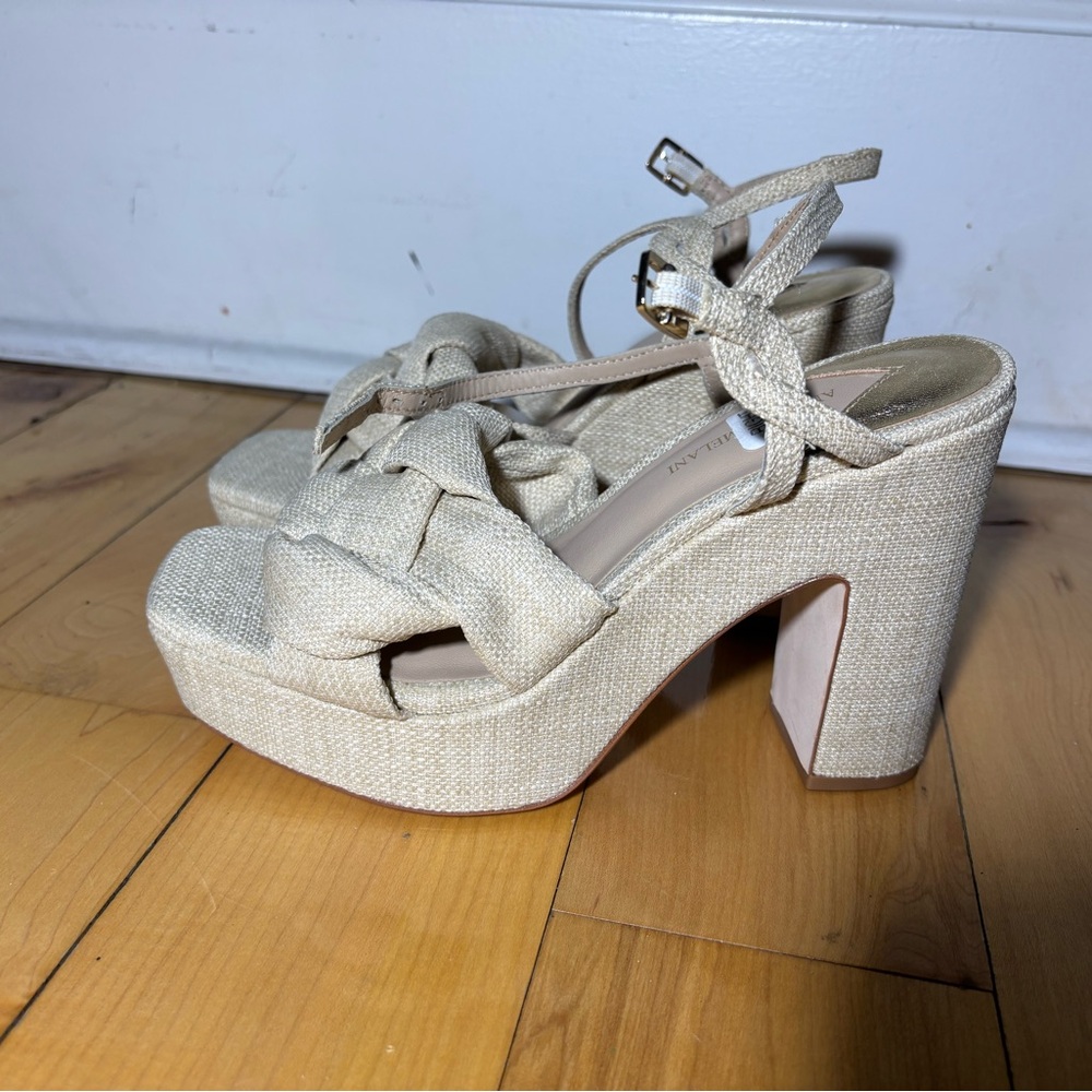 Chic Cream Antonio Melani Bindi Platform Sandals